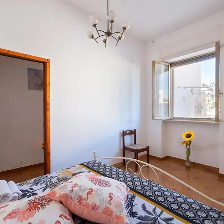 Holiday home Sunrise In With Private Parking And Air Conditioning *