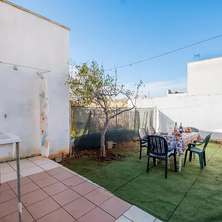 Sunrise In With Private Parking And Air Conditioning