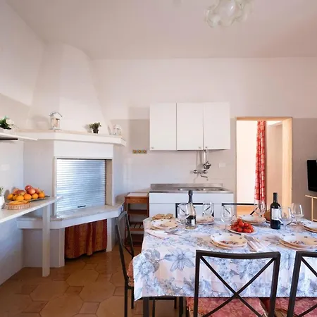 Sunrise In With Private Parking And Air Conditioning Holiday home *